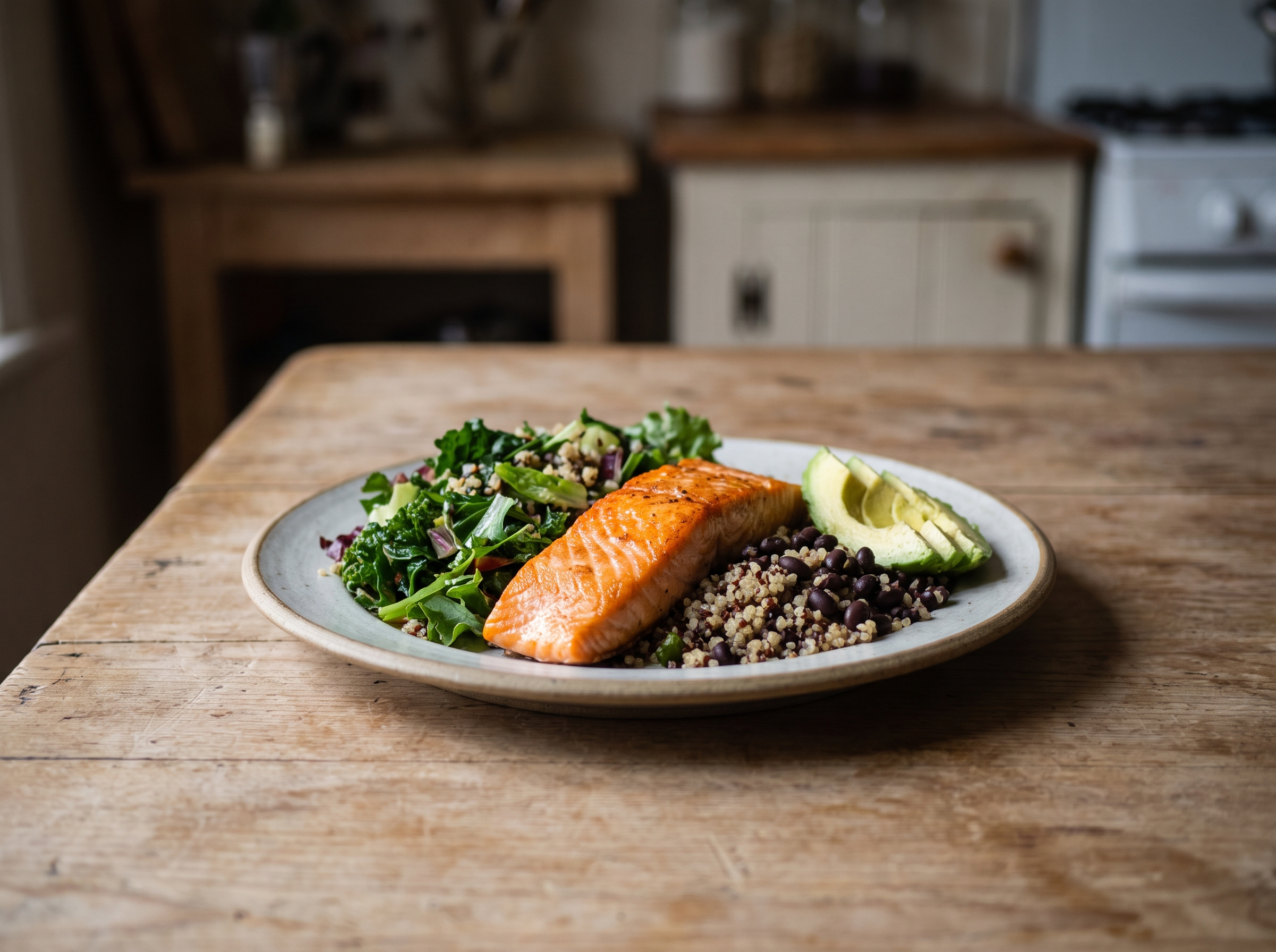 A plate of healthy foods to help lower A1C levels.
